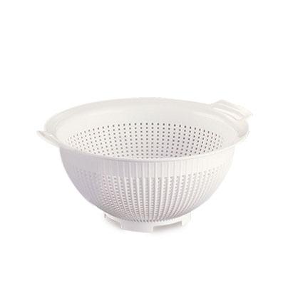 Mixing bowls and colanders, basic kitchen utensils in foodservice - Araven